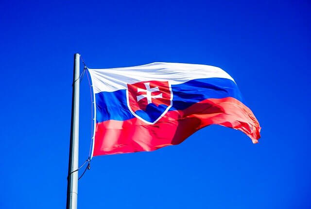 【画像】スロバキア共和国の国旗